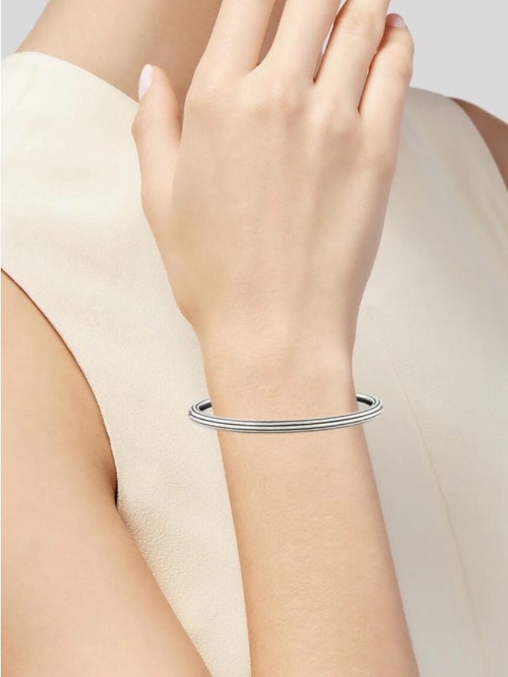 Lagos Fluted Bangle - Picture 8 of 9